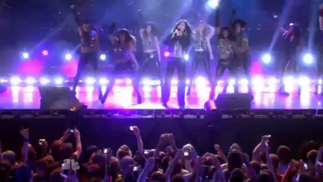 Cher - Live - Woman's World 720p (Macys Fourth of July Fireworks Spectacular