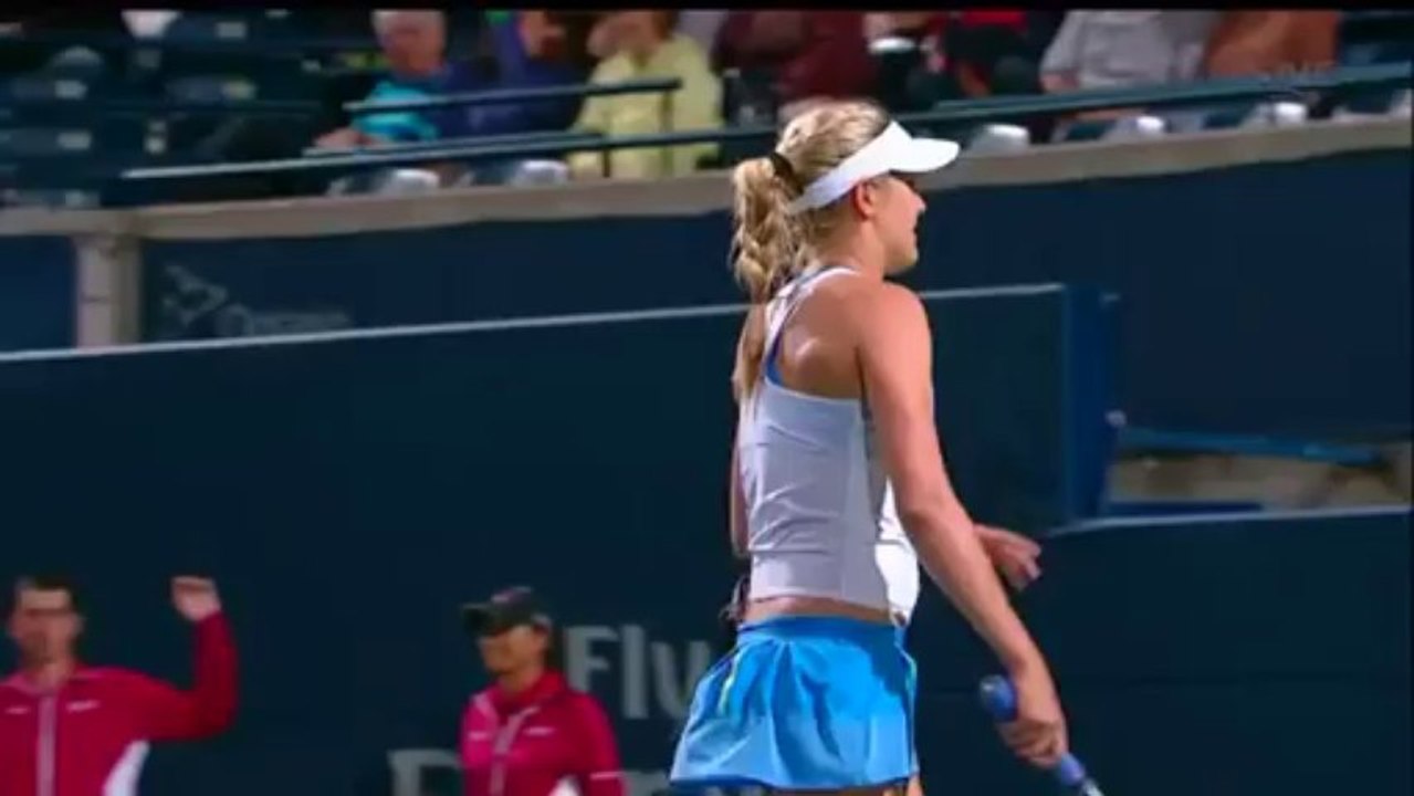70 shots tennis rally, Genie Bouchard & Serena Williams Exhibition