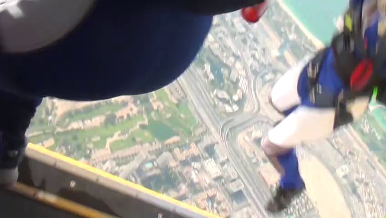 PARACHUTISME - CHAMPIONNATS DU MONDE DUBAI 2012 : VOILE CONTACT à 2 "FRANCE B - Saut 8"