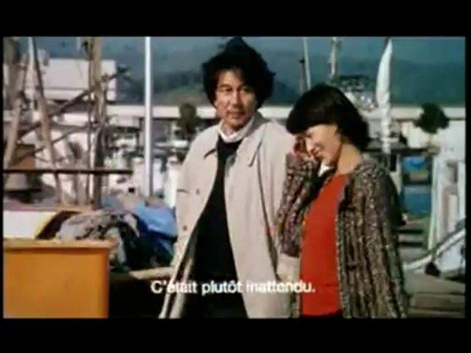 De l'eau tiède sous un pont rouge ( bande annonce VOST )