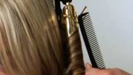 Teen Vogue Beauty How-Tos - How to Create the Perfect Beachy Waves