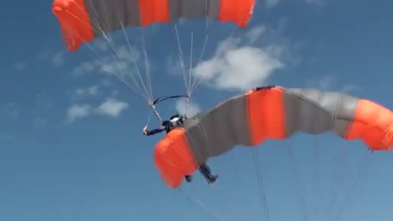 PARACHUTISME - CHAMPIONNATS DU MONDE DUBAI 2012 : VOILE CONTACT à 2 "FRANCE B - Entrainement"