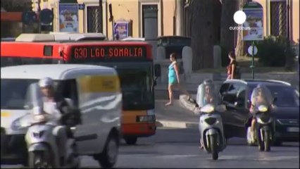 La recesión se atenúa en Italia, aunque ya cumple dos...