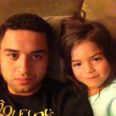 Rester sérieux 6sec... Raté ahaha!! Trop mignonne la ptite!