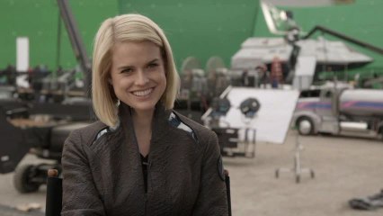 Alice Eve On The Set Of Star Trek Into Darkness