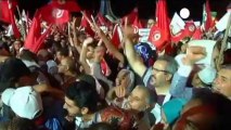 Crisi in Tunisia: ucciso un militante islamico, sospesa...