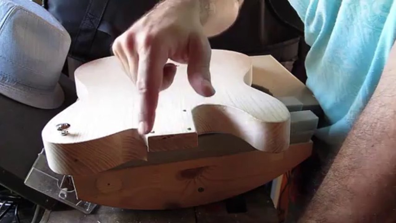Construire une guitare électrique avec zamzam