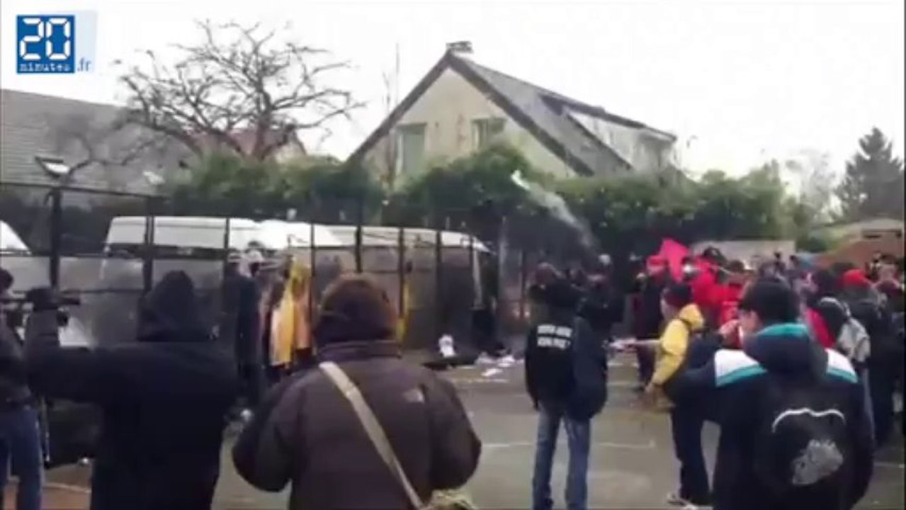 Les salariés de Goodyear Amiens-Nord face aux forces de l'ordre à Rueil-Malmaison
