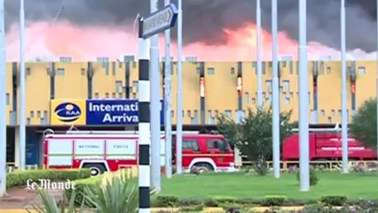 Video herunterladen: Un incendie ravage l'aéroport de Nairobi