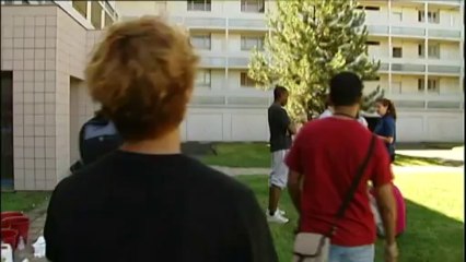 Ils passent leurs vacances à faire du bénévolat dans une cité HLM