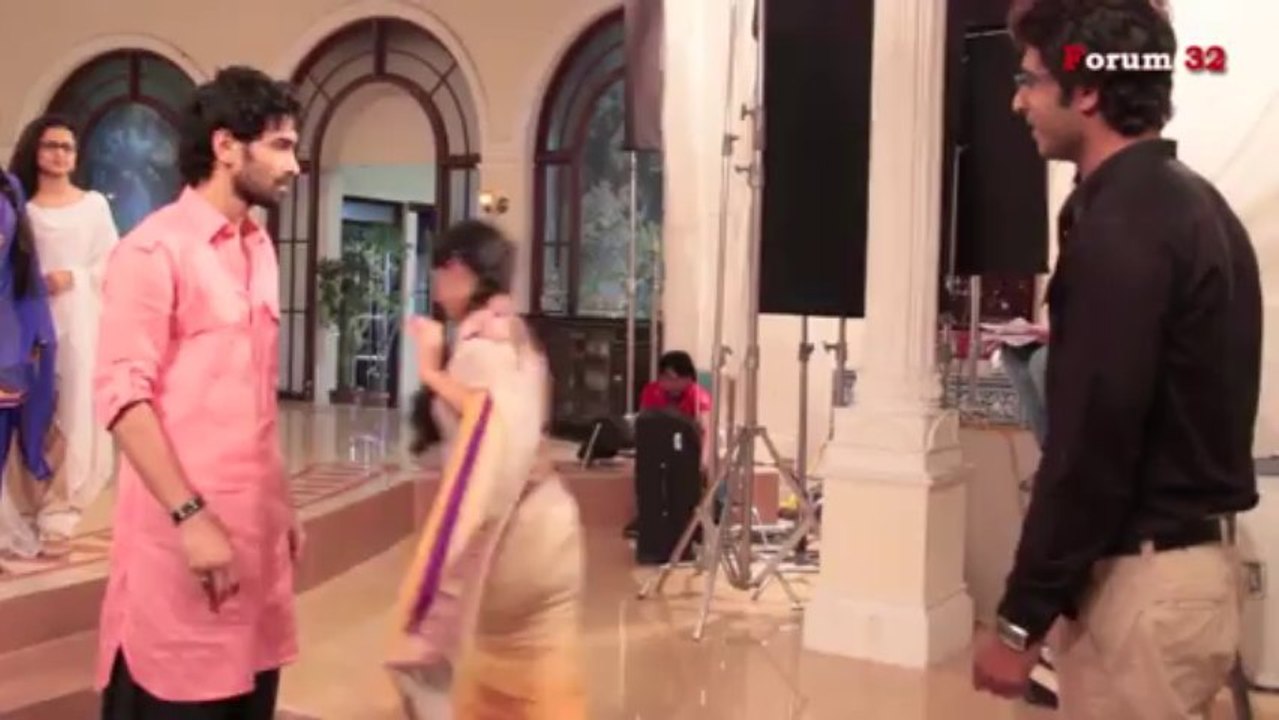 Qubool Hai - BTS - Vikram arrives in Ayaan House