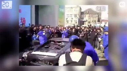 Un préservatif dans sa brique de lait