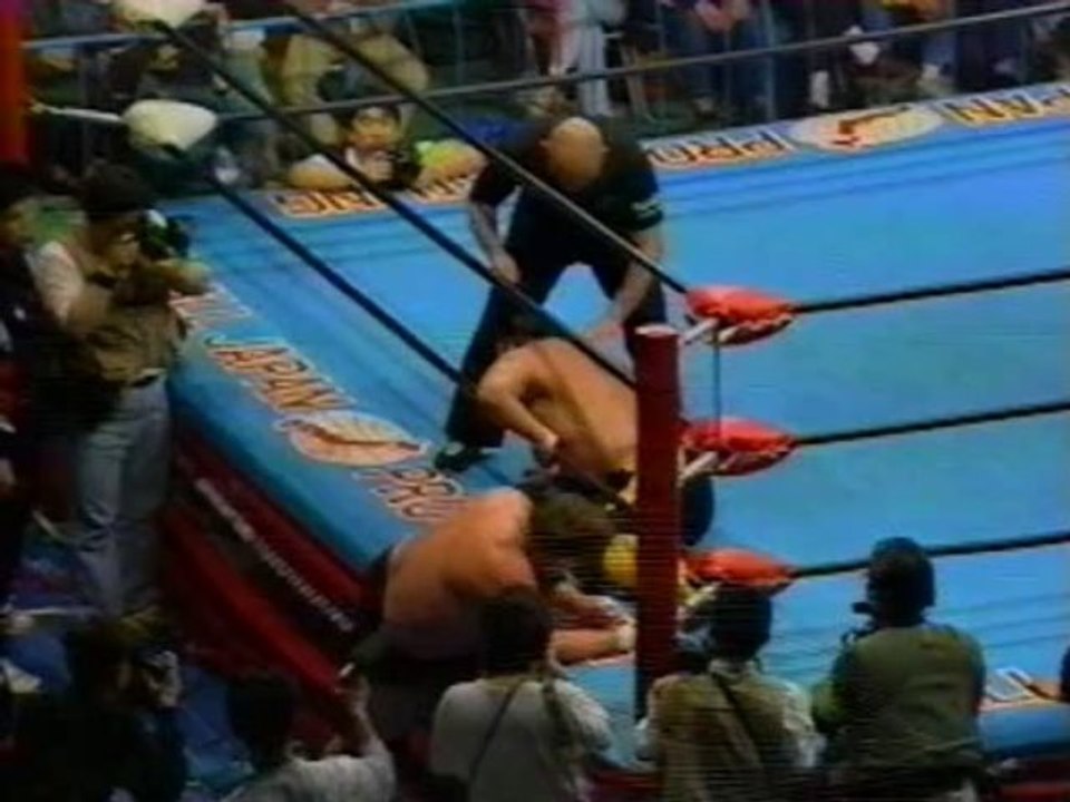 Stan Hansen vs Toshiaki Kawada - (AJPW 03/24/94)