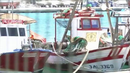 Rajoy y Cameron intentan rebajar la tensión en...