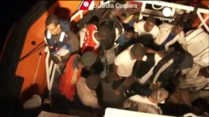 Malta'nın reddettiği mültecileri İtalya kabul etti