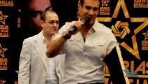 David Zepeda @davidzepeda1 en firma de autógrafos Plaza de las Estrellas Julio 13, 2013
