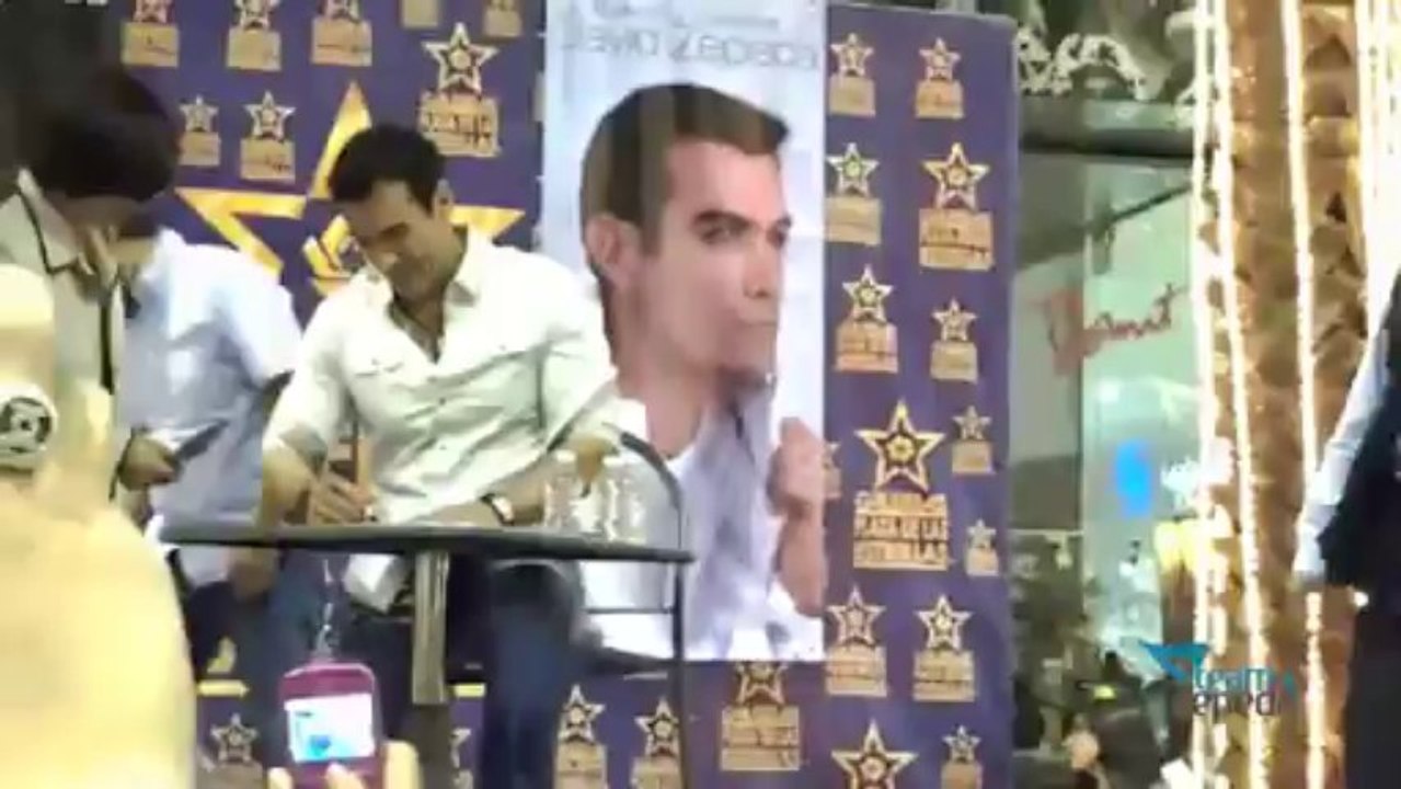 Firma de autógrafos #VolverteAEnamorar @davidzepeda1 en Plaza de las Estrellas - Julio 13, 2013