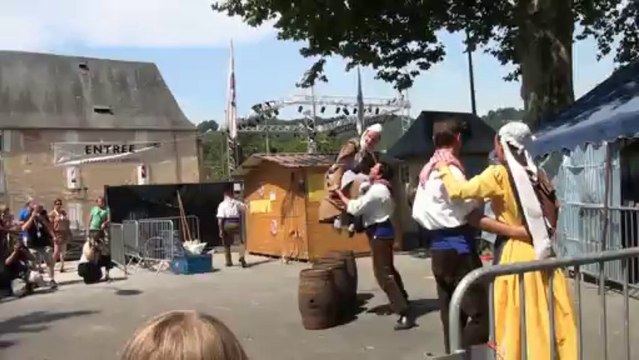 Avant Deux du Haut Anjou au marché artisanal de Montignac