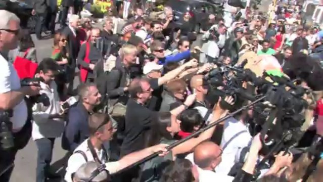 Festival de Cannes: Sacha Baron Cohen en Dictator sur la Croisette