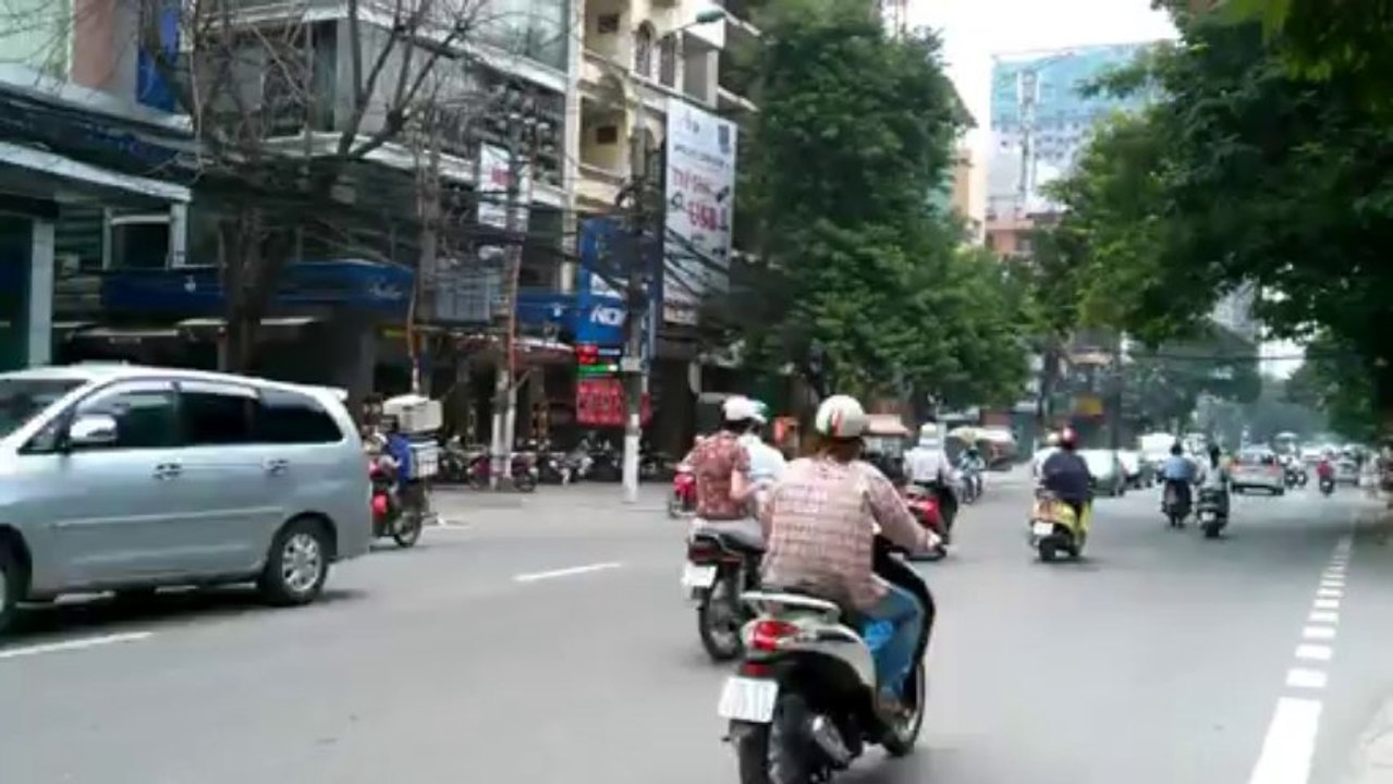 Sky a830 - Video FULL HD của SKY IM-A830S