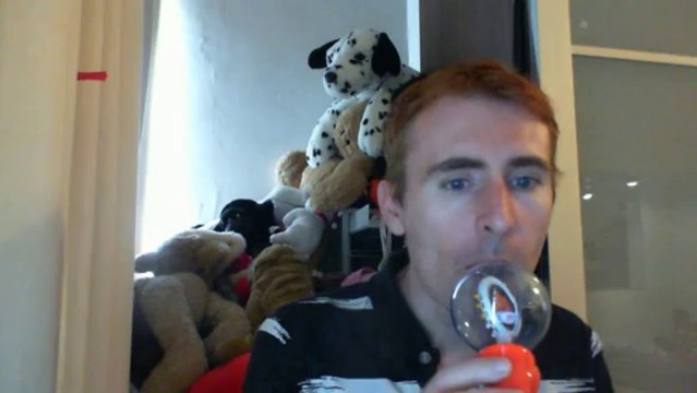 Wiwi égratigne baila de Willy William & Lylloo