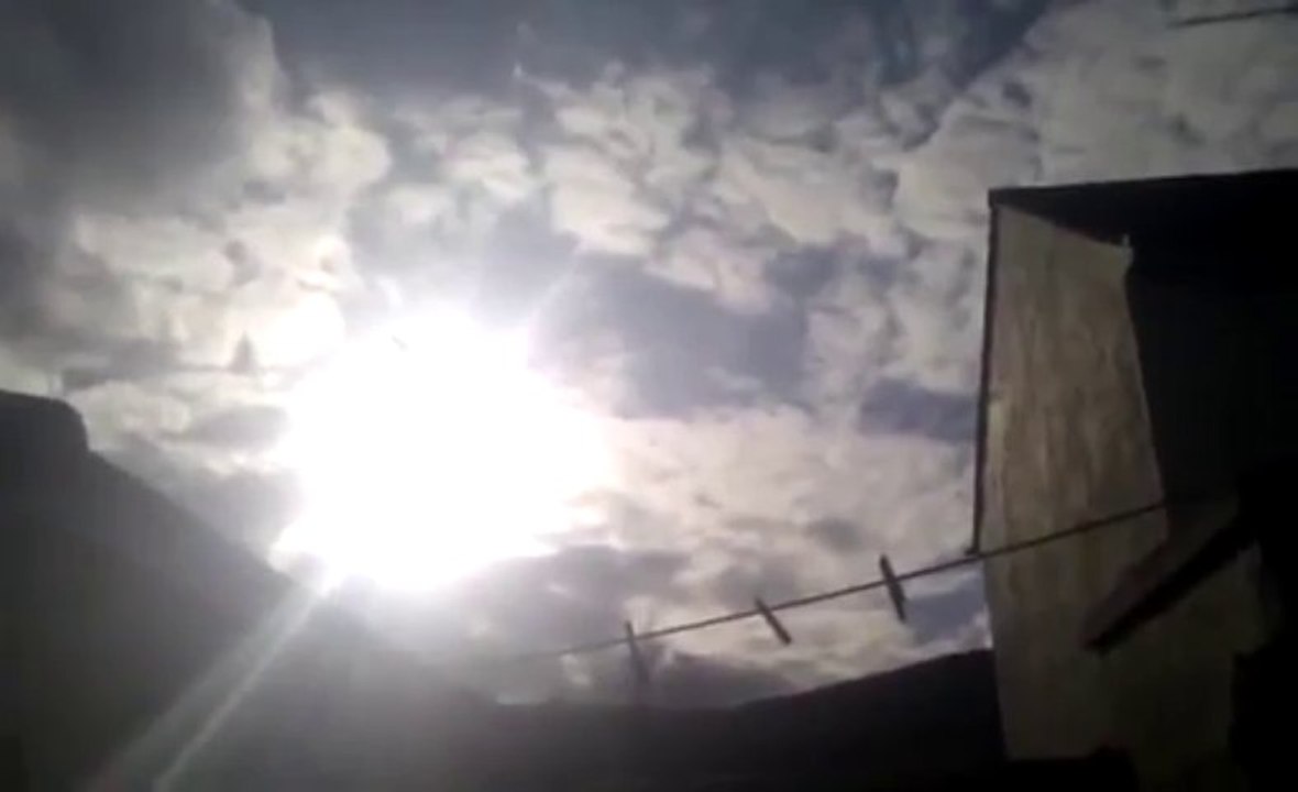 Large Black Triangle UFO Appears Over Craighton 2013