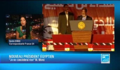 Download Video: Place Tahrir, le président Mohamed Morsi prête symboliquement serment