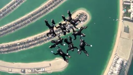PARACHUTISME - CHAMPIONNATS DU MONDE DUBAI 2012 : VR8 "saut 7"