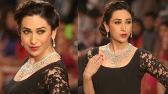 Karisma Kapoor Showstopper For Kays Jewels Show @ IIJW 2013