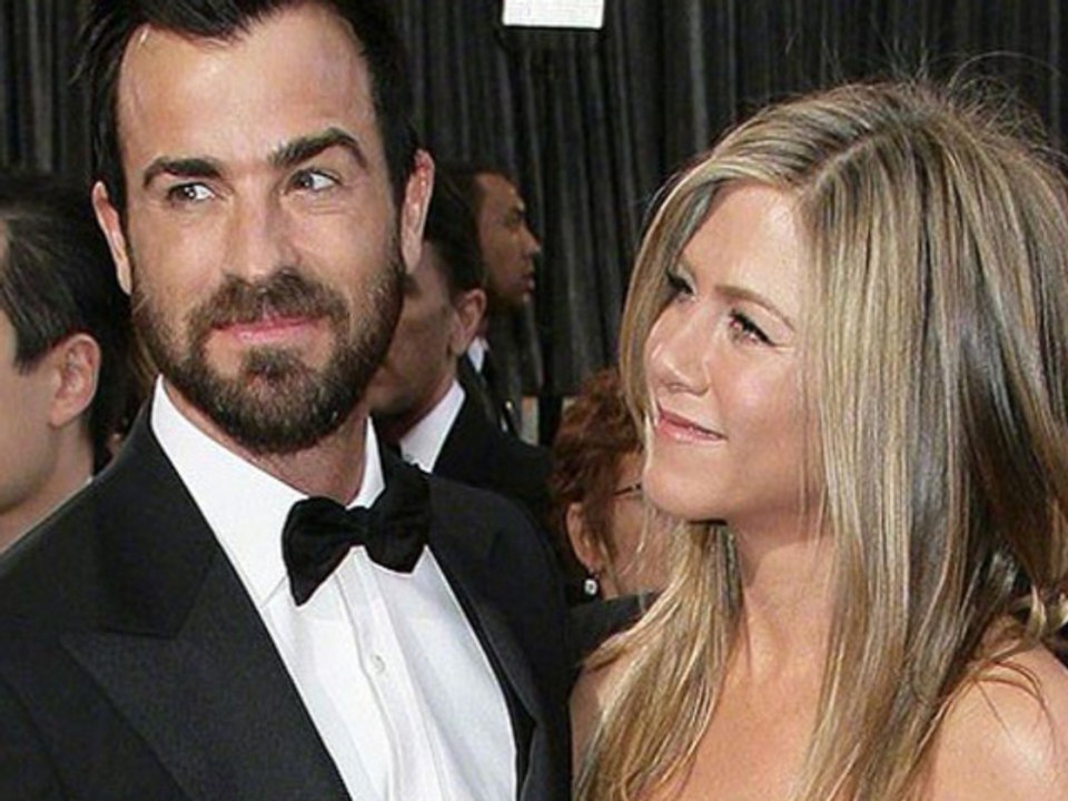 Jennifer Aniston and fiance Justin Theroux 'set for surprise wedding'