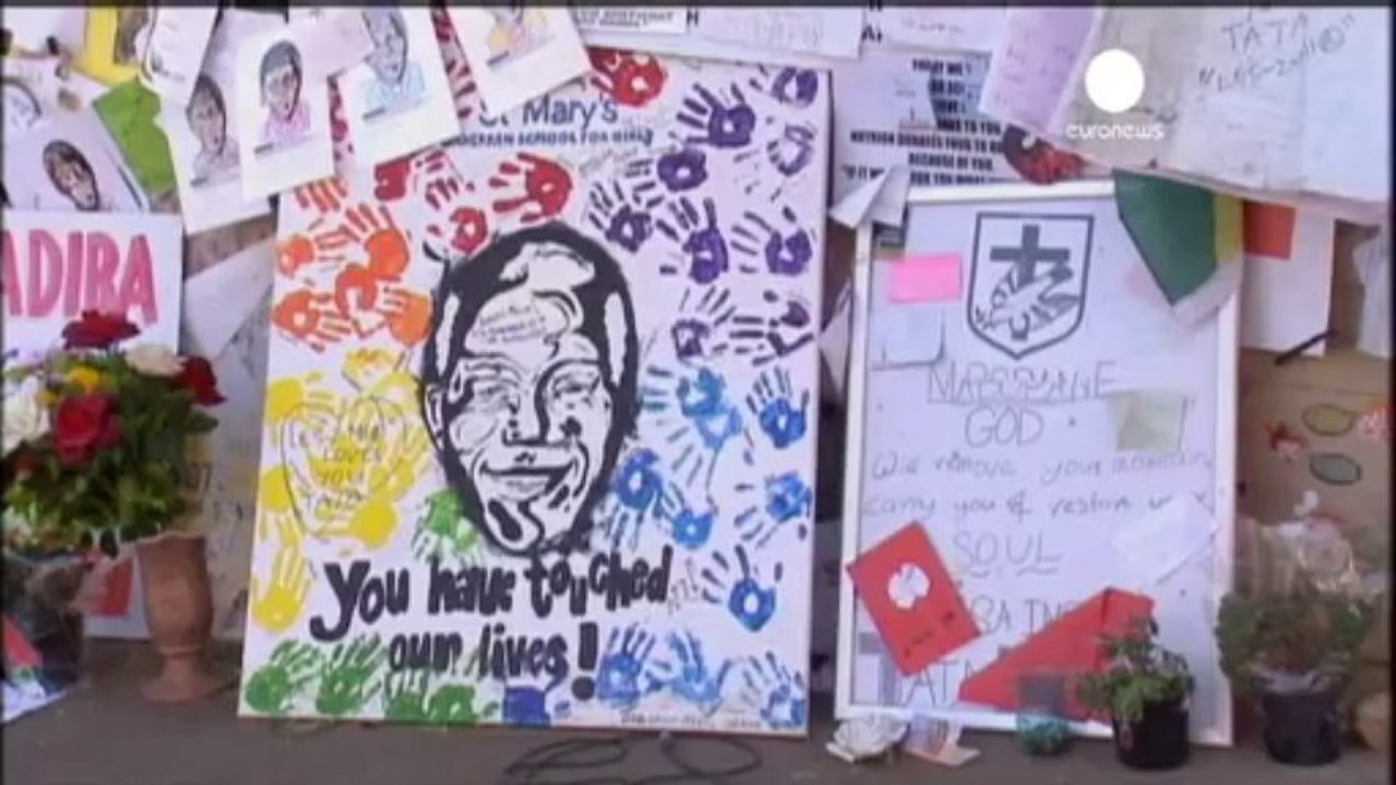 Nelson Mandela entame son troisième mois d'hospitalisation