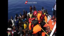 Nuovi sbarchi a Lampedusa: soccorsi 85 migranti