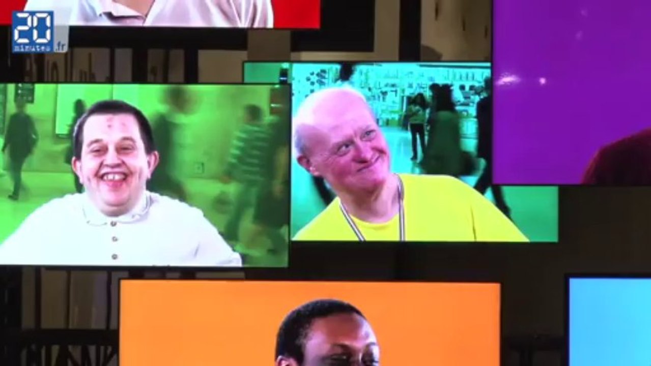 Mur de Rires au Carrousel du Louvre à Paris