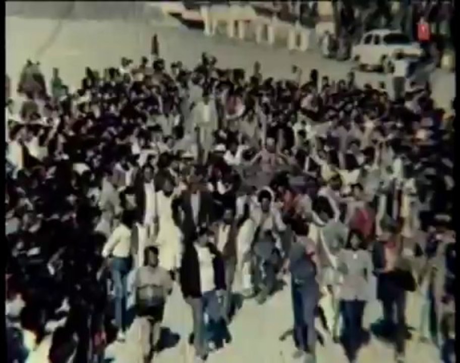 Es Afsar Ka Baja Full Song _ Hukumat _ Dharmendra