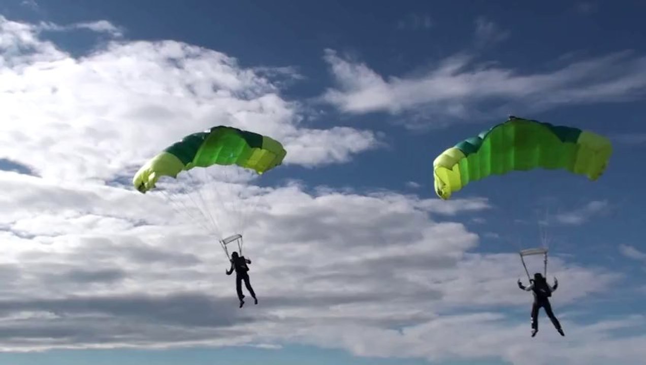 PARACHUTISME - CHAMPIONNATS DE FRANCE VICHY 2013 - VC2 « Besançon 2 Saut1»- 8aout13