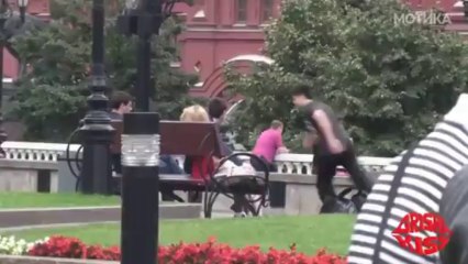 МОТИКА: Жестока шега со патна торба