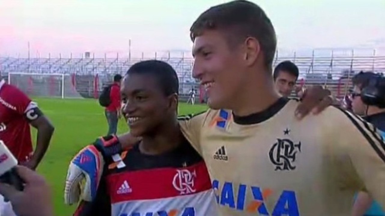 L'arrêt hallucinant d'un jeune gardien brésilien