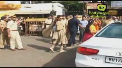 Deepika Padukone c at Siddhivinayak for Chennai Express