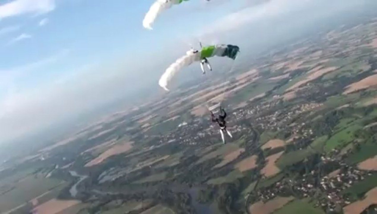 PARACHUTISME - CHAMPIONNATS DE FRANCE VICHY 2013 - VC2 « Anger Saumur Tours Pays de la Loire Saut2 »- 8aout13