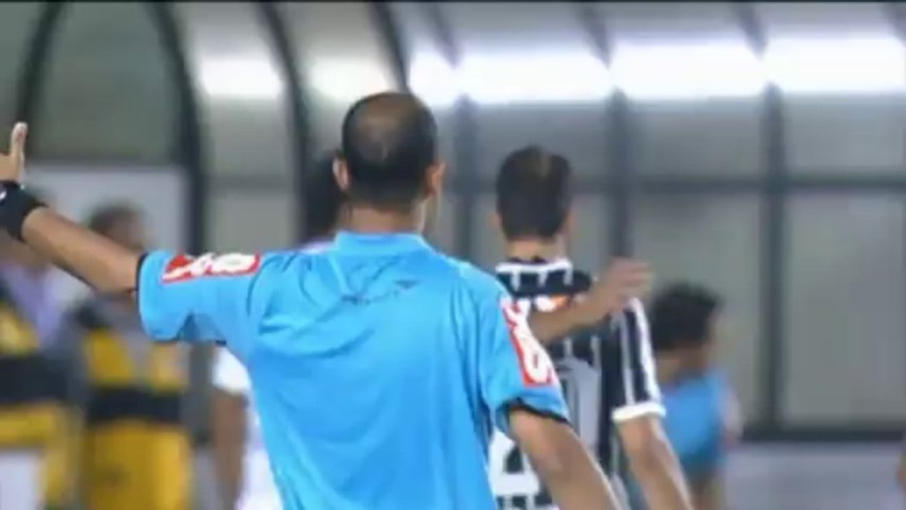 Brasileiro: Zwei Torschützen, zweimal Rot! Santos vs. Corinthians