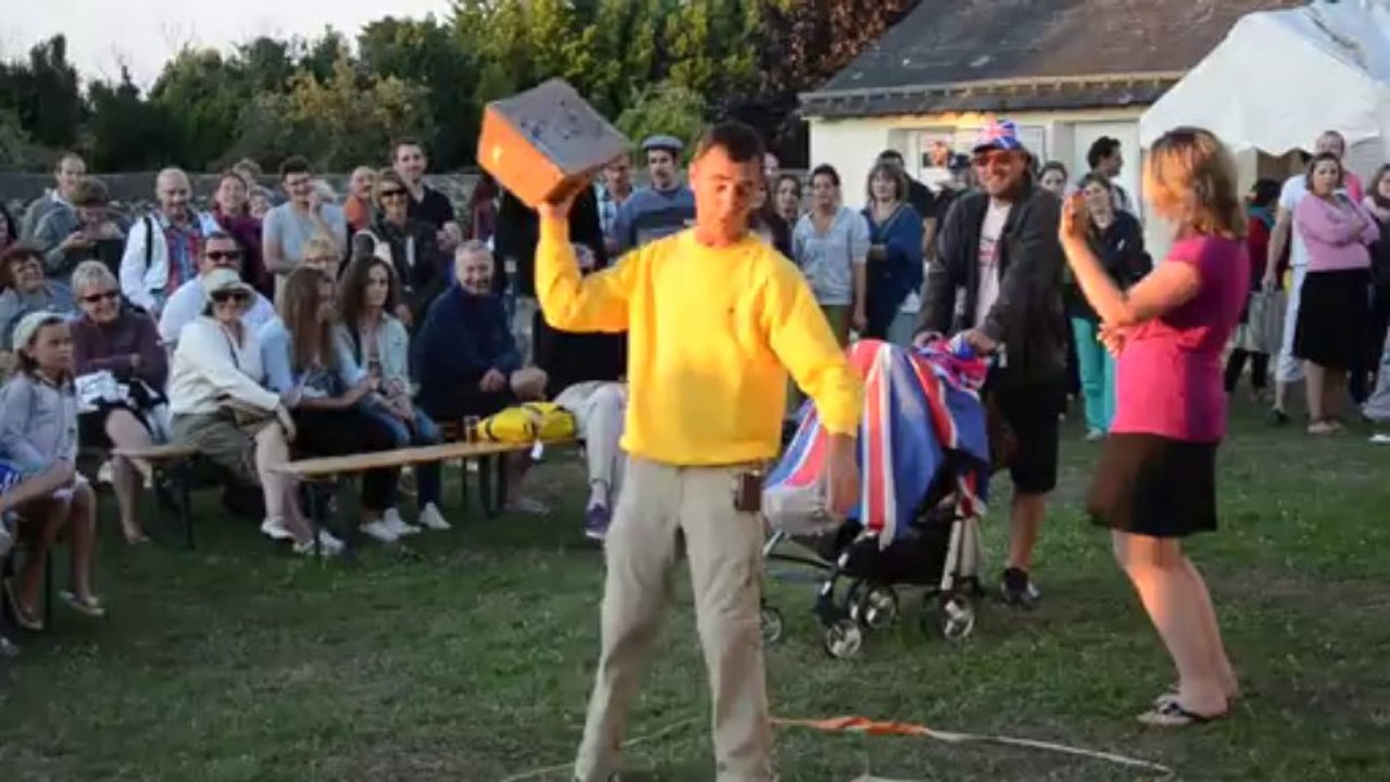 Insolite. Le lancer de bourriche : explication et démonstration