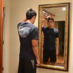 Mon reflet est plus cool que moi... QUOI?!?