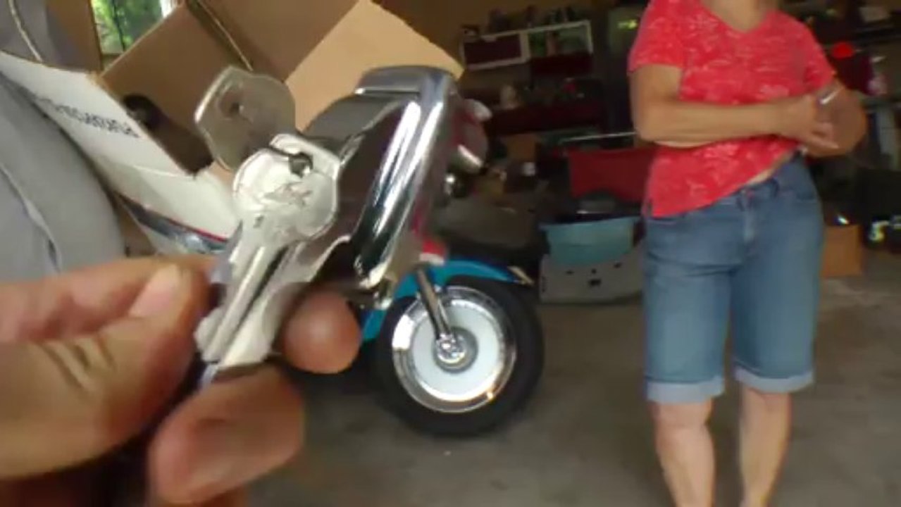 Classic VW BuGs '55 Beetle Ragtop Road Trip Garage Find Resto Project Pt. 3