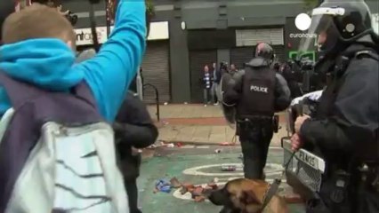 Ulster: scontri tra polizia e manifestanti cattolici