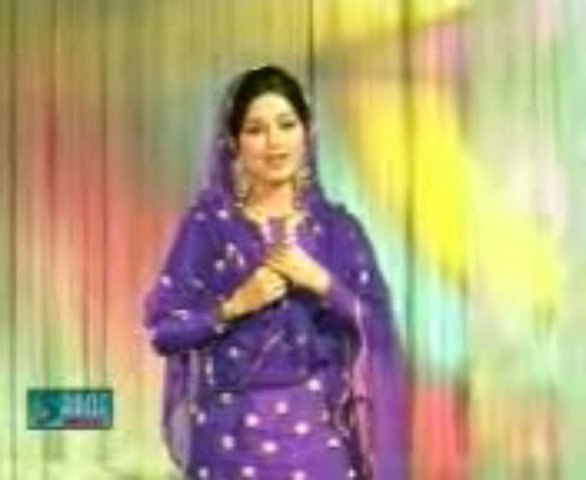 Jaane kyon log mohabbat kiya karte hain