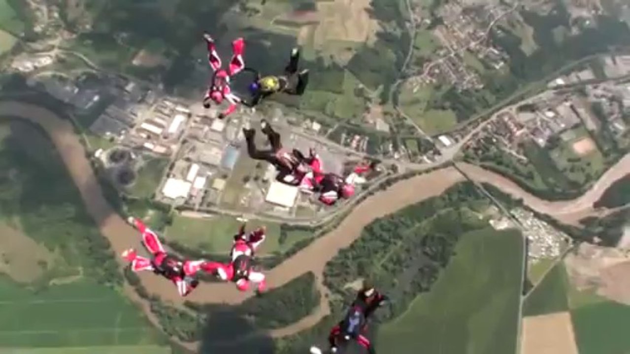 PARACHUTISME - CHAMPIONNATS DE FRANCE VICHY 2013 - VR8 « Monaco Vitalsea Saut2»- 9aout13