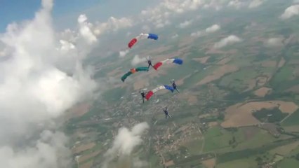 PARACHUTISME - CHAMPIONNATS DE FRANCE VICHY 2013 – VC4 « Armée de L’air Saut2»- 9aout13