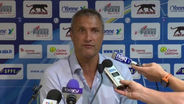 Conférence de presse AJ Auxerre - Nîmes Olympique (1-1) : Bernard CASONI (AJA) - Victor ZVUNKA (NIMES) - 2013/2014