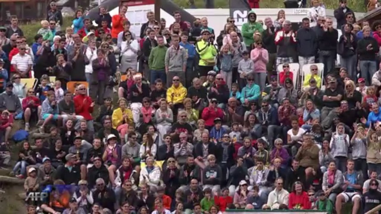 Spectacle de plongeons dans le lac de Tignes