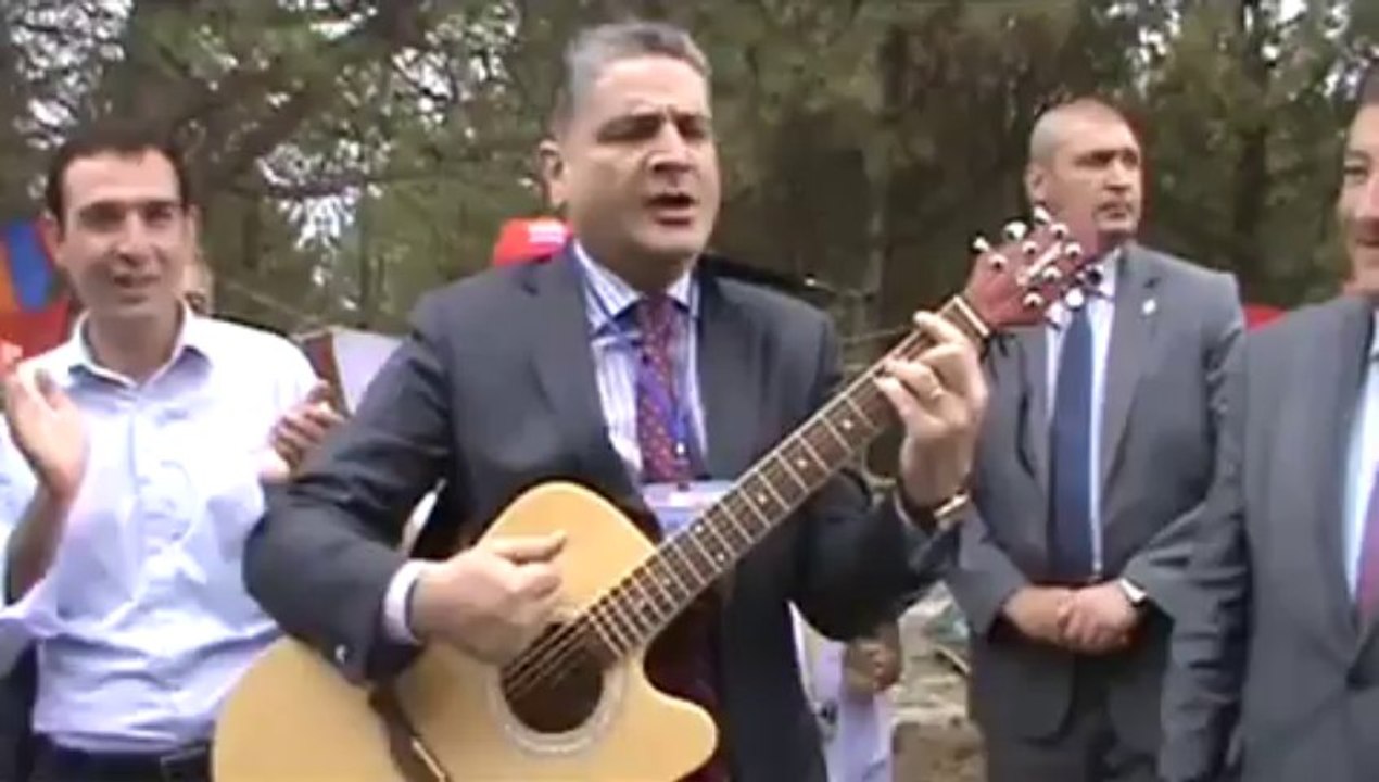 Премьер-министр РА Тигран Саргсян в лагере «Миасин» («Вместе»)